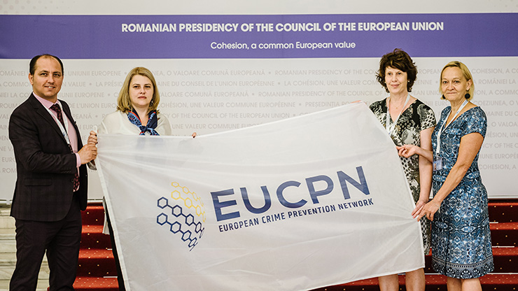 Kuva EU-puheenjohtajuuden luovutuksesta